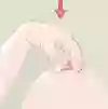 En illustrerad hand som tar ett grepp runt bröstvårtan med fingrarna på ett bröst